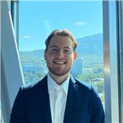 Actuellement étudiant en échange aux États-Unis depuis un an, je suis enthousiaste à l'idée de vous transmettre ma passion pour la langue anglaise et la culture américaine 😃.
Hit me up ! Nous pouvons faire un appel découverte gratuit ;)